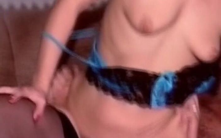 Deutsche Frauen: Regardez cette Allemande vêtue de bas se faire baiser la...