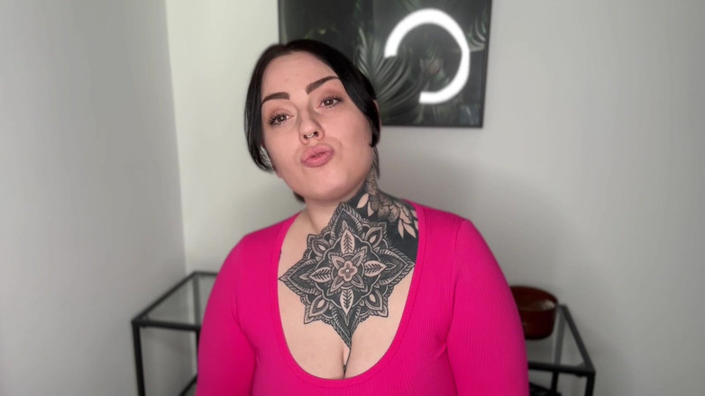 Miss Valentina: 终极阴户免费婊子