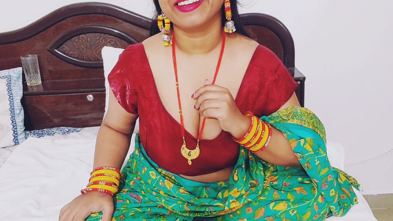 Hotty Jiya Sharmaa: Hermanastra le enseña a su hermanastro a follar muy delicioso...