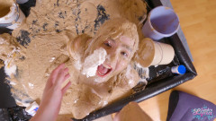 Lyndra Lynn: Sorpresa pegajosa