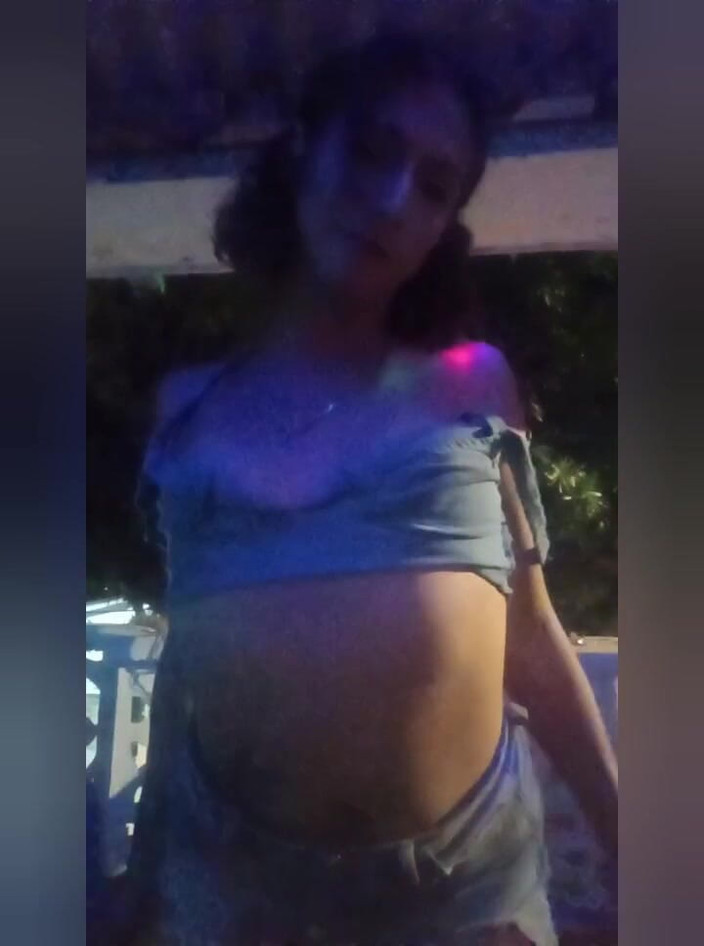 Femboy from Colombia: 타이에게 기억할 좋은 시간