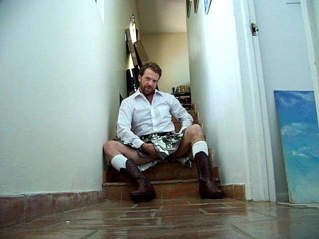 Hairyartist: Chlupatá kundička-kilt a košilová show