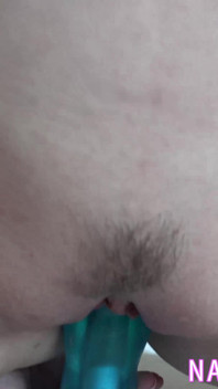 Fan wysłał mi wibrujące dildo, aby się zerżnąłem