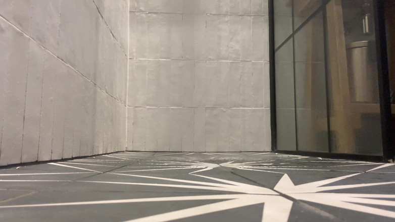 Miss Valentina: Doccia adorazione del piede ignorare