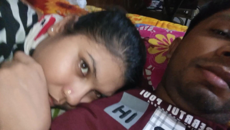 Desivideo: पति और पत्नी ने शानदार सेक्स का आनंद लिया जिसने भाभी को बनाया