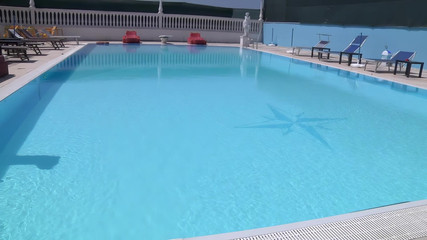 Romance with Love: Omg! Ateşli Esmer Hizmetçi Tatilde Büyük Yaraklı Adam Tarafından Sikiliyor -...