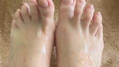 Feet lady: Mainan dalam sos tebal