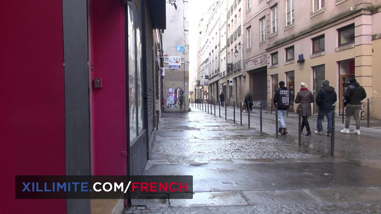 French girls at work: Güzel Fransız sarışın Emma Klein ile ayak mastürbasyonu