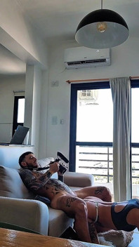 Gefangen in Den Mini-shorts Meiner Stiefschwester: Vom Boden Bis Zum Sofa Ohne Zensur