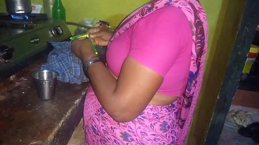Indian Hot Housewife Romance Hasband in Kitchen (Desi Sathiya)