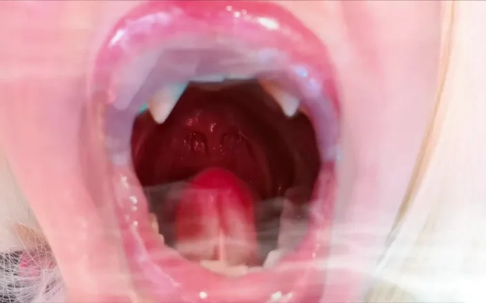 Baal Eldritch: Dreamy Vampire Bites - POV, Fangs