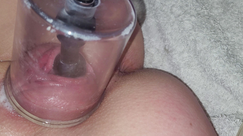 KatrixandCaliforniaLatex: Mengepam pepek yang melampau dan kongkek kasar untuk pepek kecil