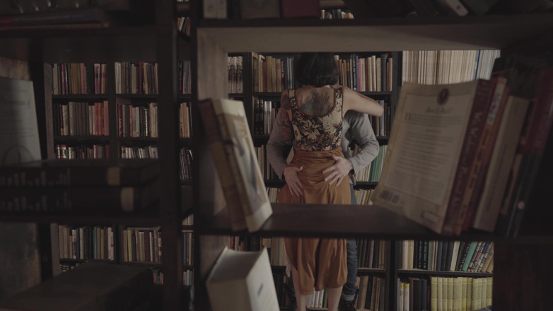 Peter J Hooke: Si cewek nakal dengan toket besar dicrot di dalam sama...