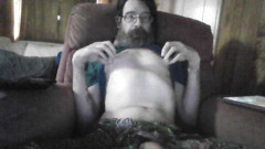 jt sweet: Un jumelle mince se branle en relier et montre son...