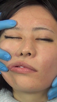 Yuki makimura - wajahnya dicrot ekstrem sampai wajahnya dicrot di muka - close-up