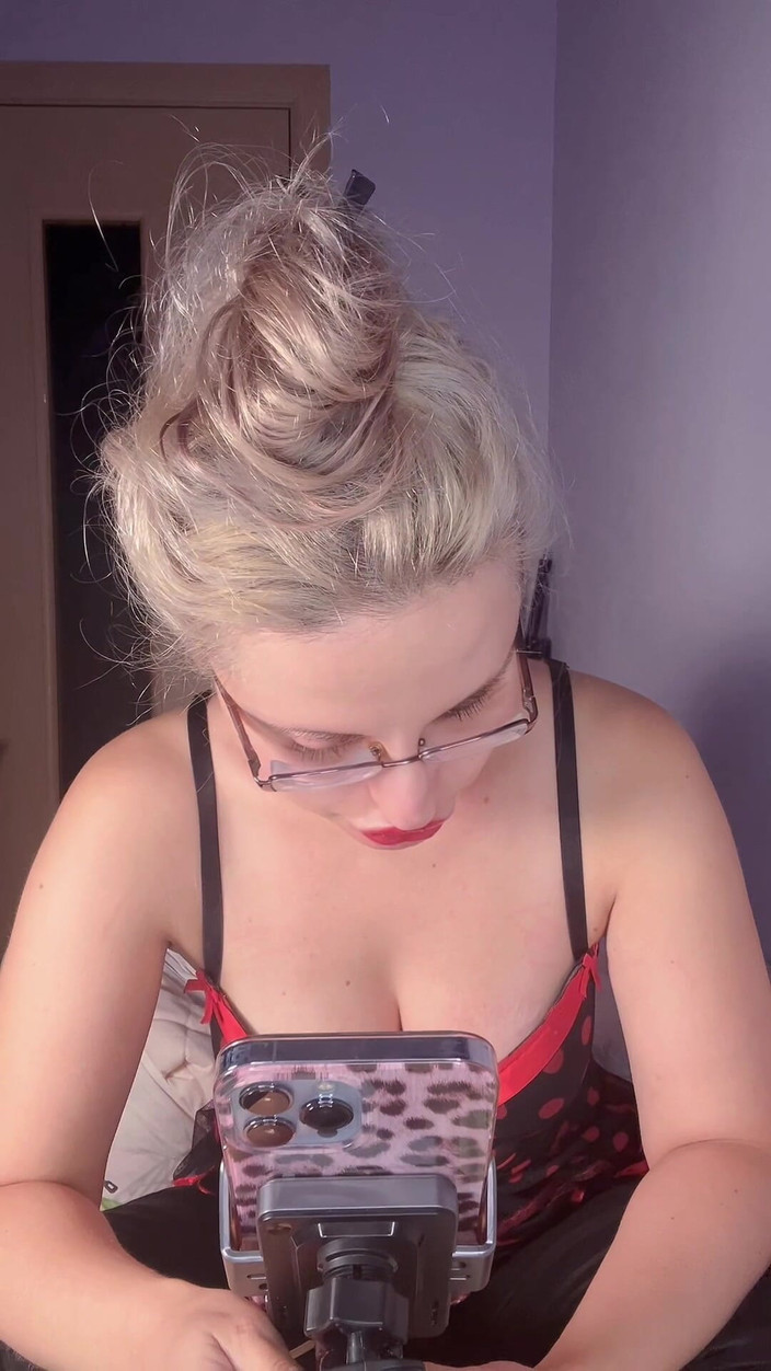 FinDom Goaldigger: Sesi webcam gold live berikan saya