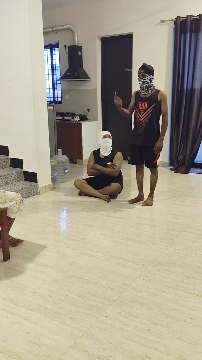 Thesana: Cikgu mengongkek pelajar dalam tuisyen di rumah