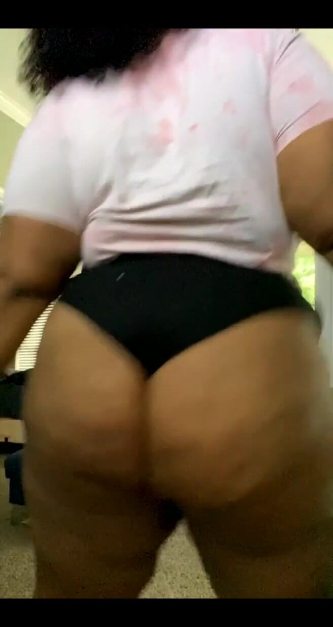 Biggdebbie solo: It’s the Thighs Fa Me