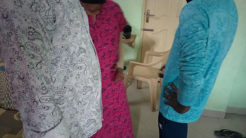 Tamil lesbian: Pause