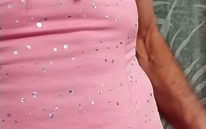 CD Michellex: Cdmichelle गुलाबी सेक्सी टेडी पहने हुए और Garter straps अपने लंड के साथ खेल रही है