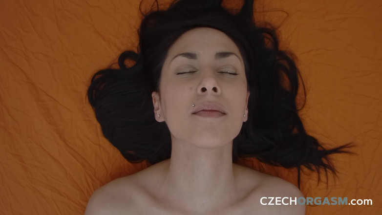 Czech Orgasm: チェコのオーガズム171 ブルネットが自分で遊ぶ7