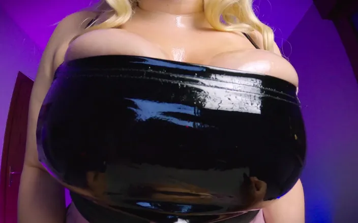 Mila Volker: Mesmerizing Tittyfucking Session