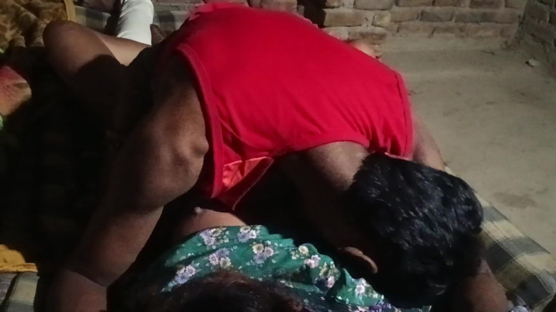 Indian sex2: Ibu tiri India desi seks kampung malam seks dengan keras...