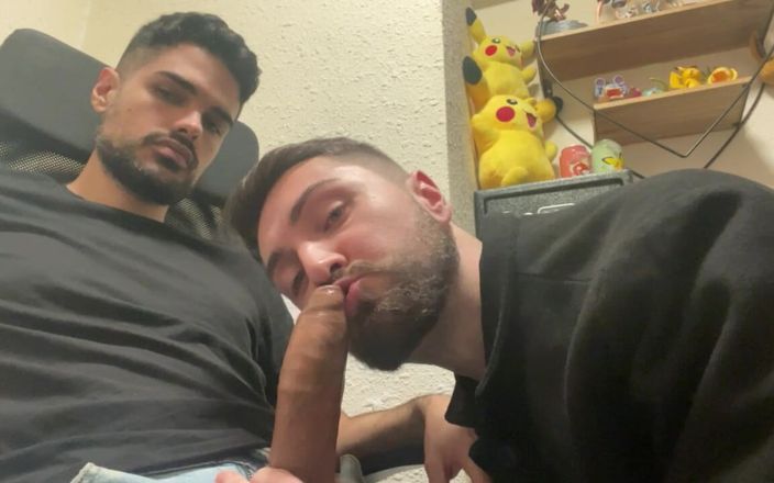 Nenesgaymers: My Friend Wanted Cock