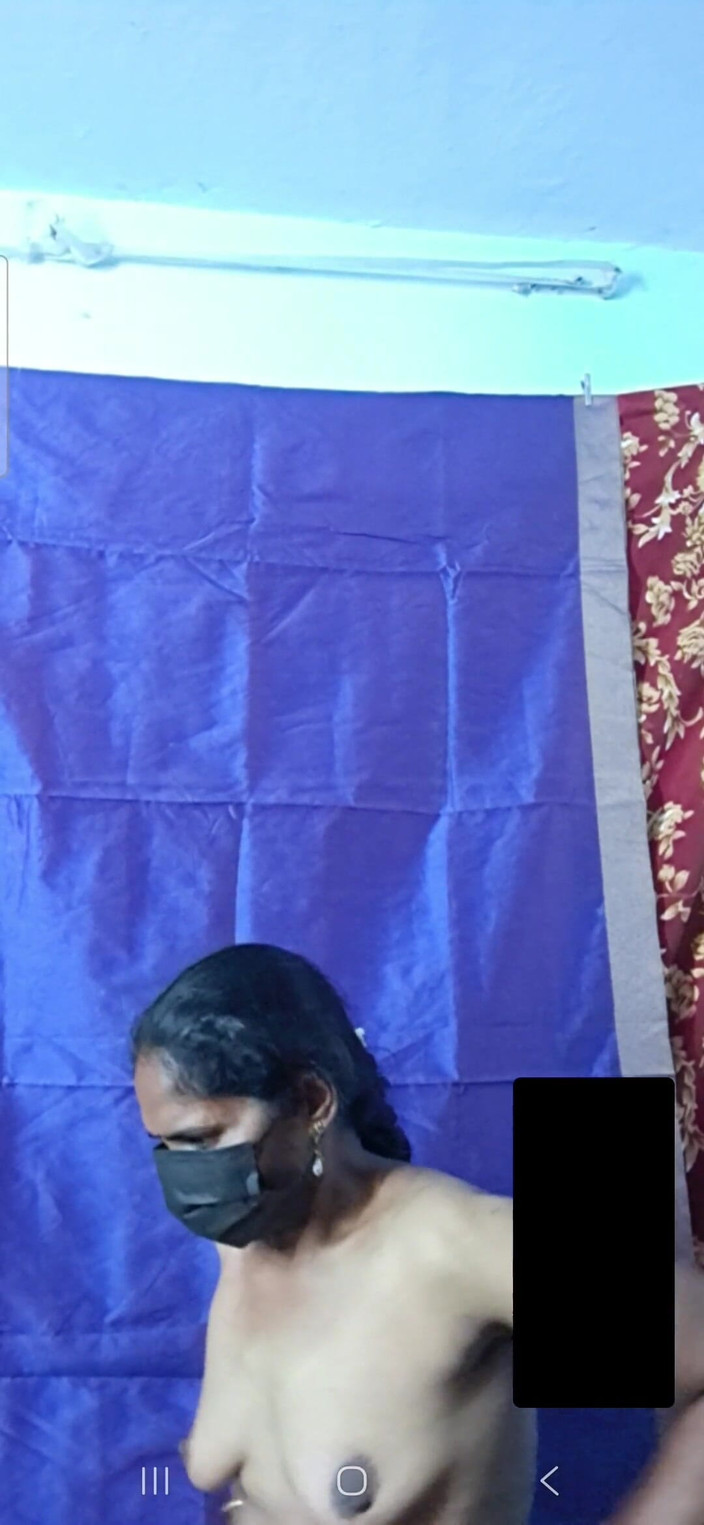 Jayaselvi: Coimbatore nevlastní teta videohovor