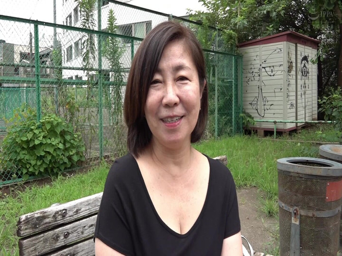 MBM3988: H077g01 the First Av of a Mature Woman with a...