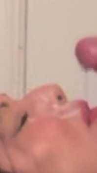 Ashlynn Gets a Facial