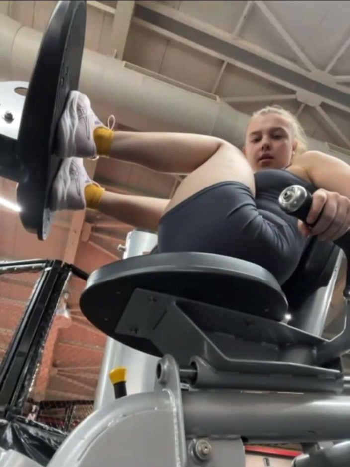 JuiceLussie: Hard Fucking in the Gym