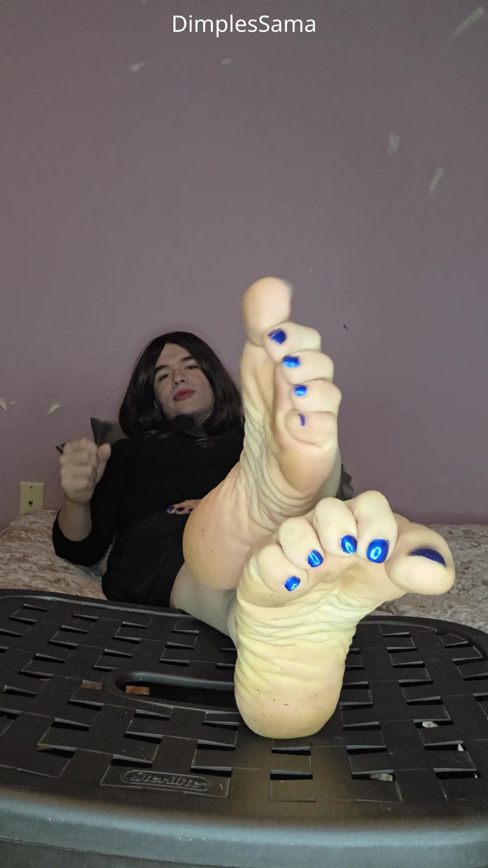 Miss Dimples: Udar do moich stóp - joi stóp