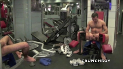 FRENCH AMATORS SEXTAPES: Gang bang wit the sport club