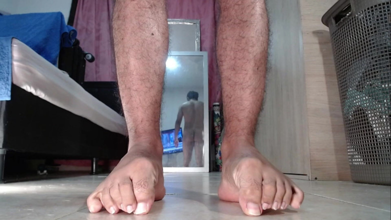Tommhot: Naked Workout - Uncut Cock Bouncing
