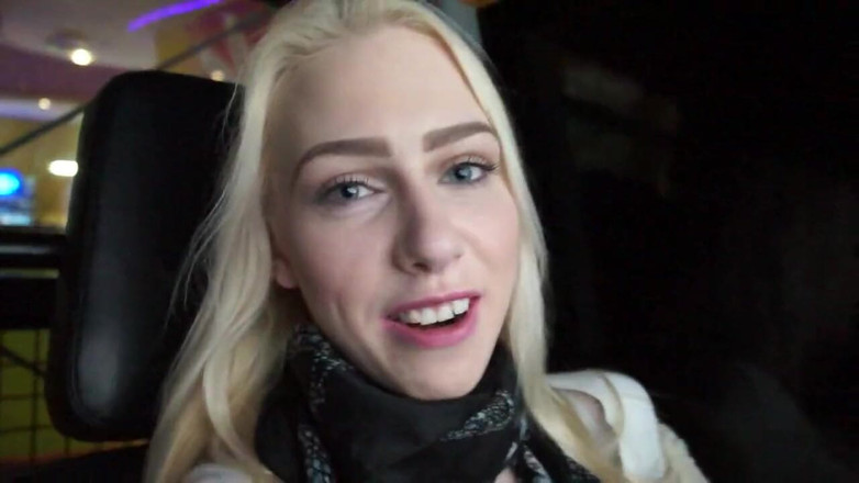 Creampie Clinic: Ein Tag Im Leben Einer Blonden Schwanzschlampe