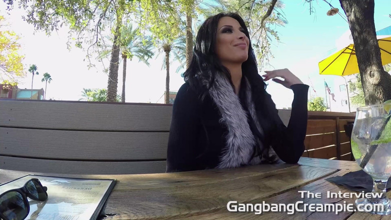 Aziani: Bystiga Anissa Kate pratar om sexliv, fantasier och blinkar sin...