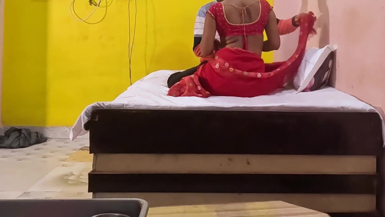 Hot Girls Indian: Горячую бхабхи в красном Саари трахнули в другом стиле