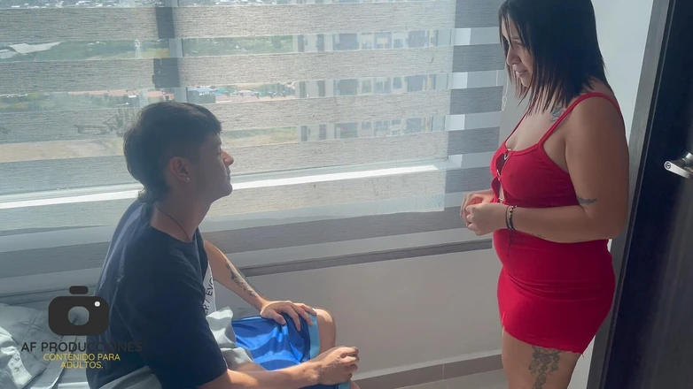 Angela Palvin: 継母とのおいしい交流、私は彼女と出かけることと引き換えに彼女を激しくファックします