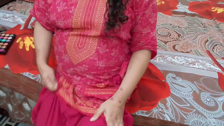 QueenbeautyQB: Indian Stepmother Seduces Stepson