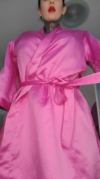 Rate Stepmommy's Sexy Outfit