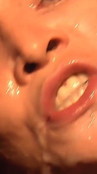 Geiles schätzchen cumbitch wird hart im swinger p3 gefickt