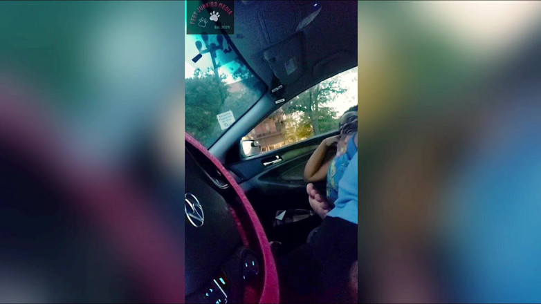 Foot Patrol: Que의 후드 크리올 밑창 누드 토 마른 풋잡으로 즐기는 Nola Car 세션