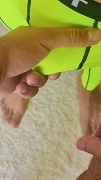 Hartes Sperma in Den Arsch Und Ein Femboy in Strumpfhosen Kommen Kraftvoll Mit Einem Großen Schwanz Vom Ficken