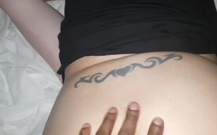 Real homemade BBW BBC porn: Mff舔舐阴户，同时被大黑屌后入我的阴户