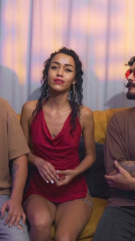 Porozmawiaj z parą swingerów Abby Carter i Maxem Ryderem