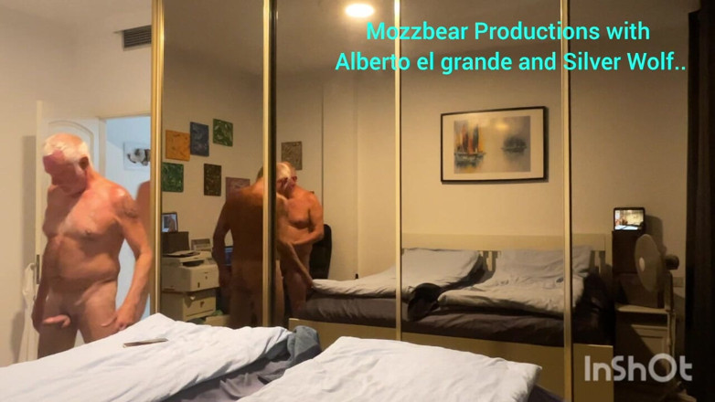 Mozzbear: Un caldo trio con 2 patrigno