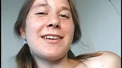 Alexia preñada en su coño peludo