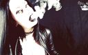 Goddess Misha Goldy: Gótica darkside fumando JOI e provocando