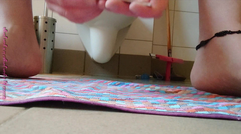 Carmen_Nylonjunge: Meine kleine pediküre ** Richtig **